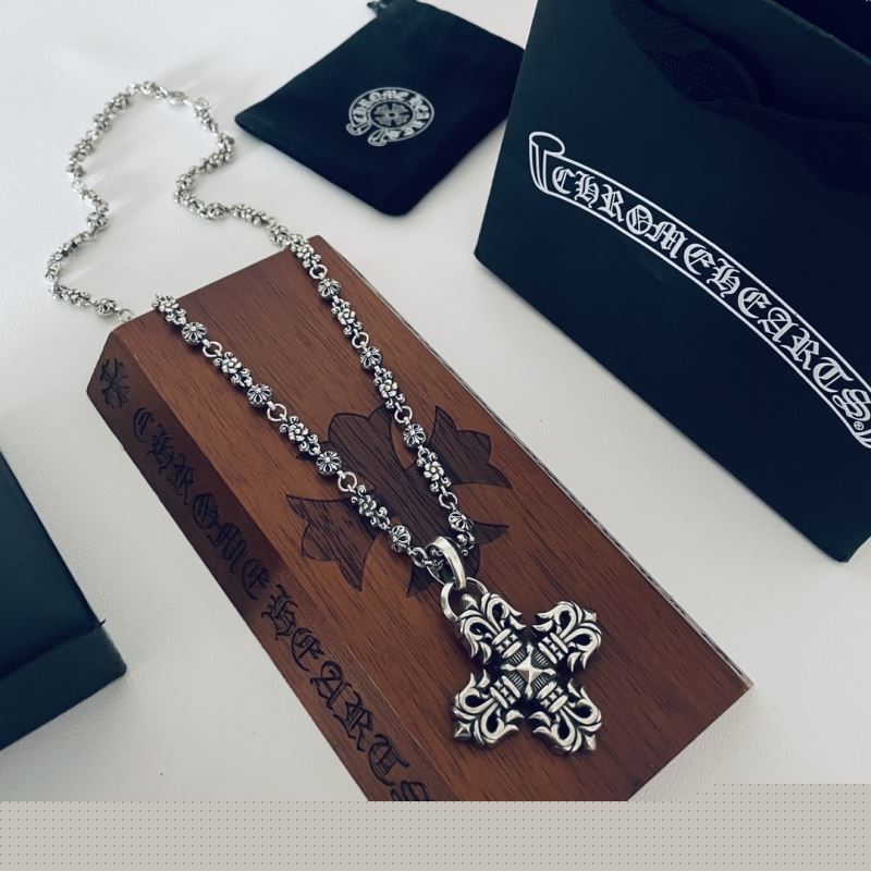 Ch**me He**ts necklaces